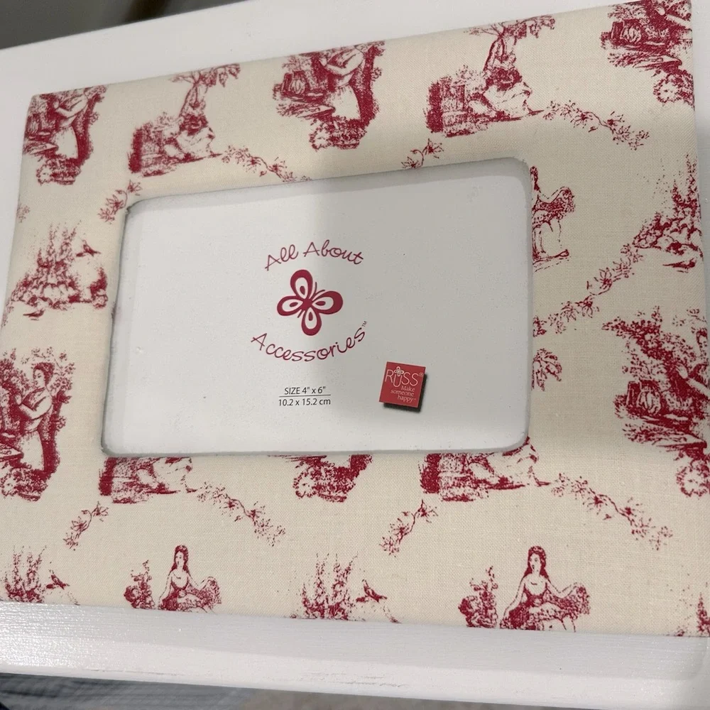 Russ Padded Fabric Photo Frame Cream Red 4” x 6” Photo